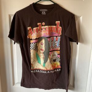 Aaliyah T Shirt Women’s Size Medium 1996 Graphic T 1979 R&B Checkered Flag